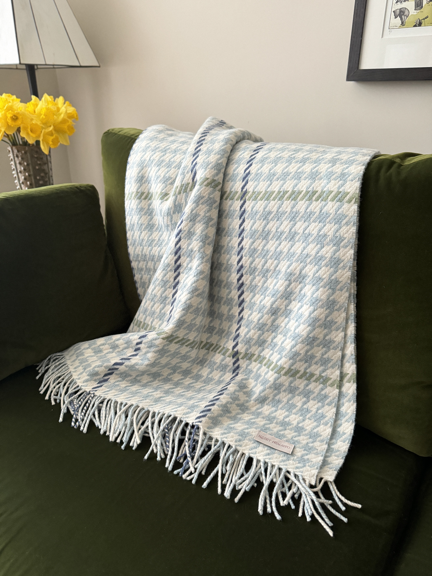 Houndstooth in Blue Throw