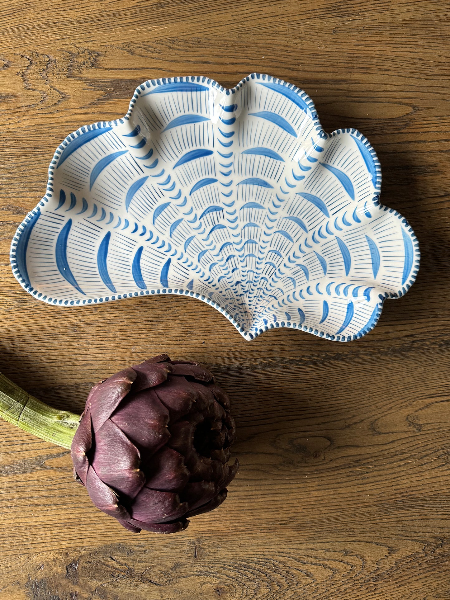 Hand-Painted Clam Shell Shaped Plate